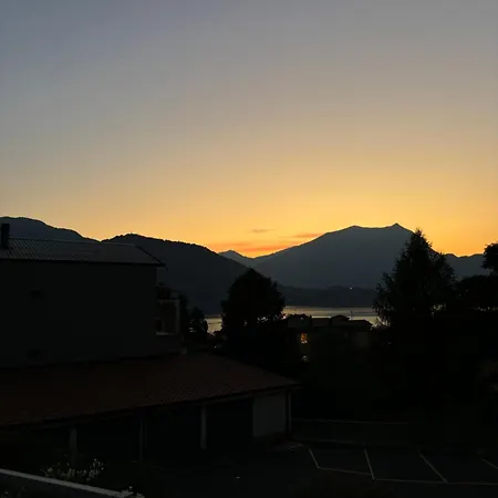 Dama - Parcheggio Privato - Vista Льерна